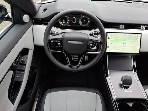 2026 Land Rover Range Rover Evoque Dynamic SE