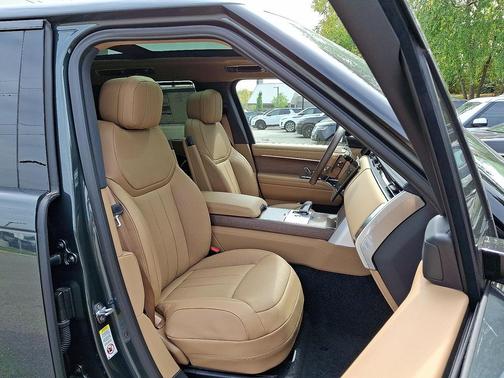 2025 Land Rover Range Rover P400 SE