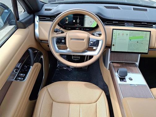 2025 Land Rover Range Rover P400 SE