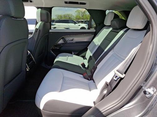 2025 Land Rover Range Rover Sport SE