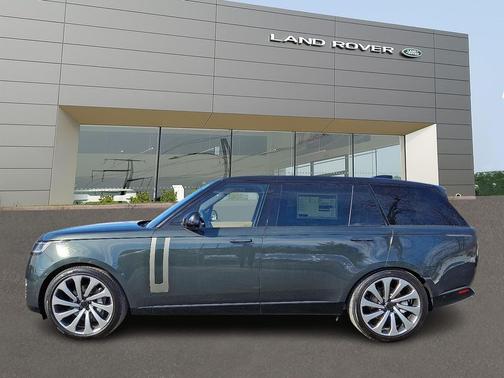2026 Land Rover Range Rover P400 SE 7 Seat