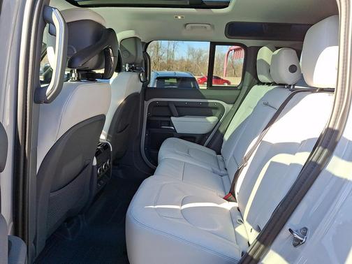 Borasco Grey Metallic 2026 Land Rover Defender P400 X-Dynamic SE