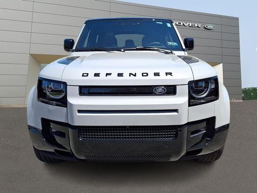 Borasco Grey Metallic 2026 Land Rover Defender P400 X-Dynamic SE