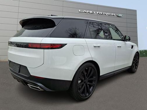 2026 Land Rover Range Rover Sport SE