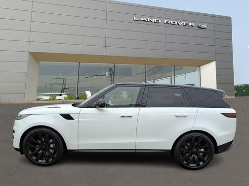 2026 Land Rover Range Rover Sport SE