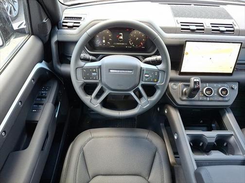 2025 Land Rover Defender 110 P300