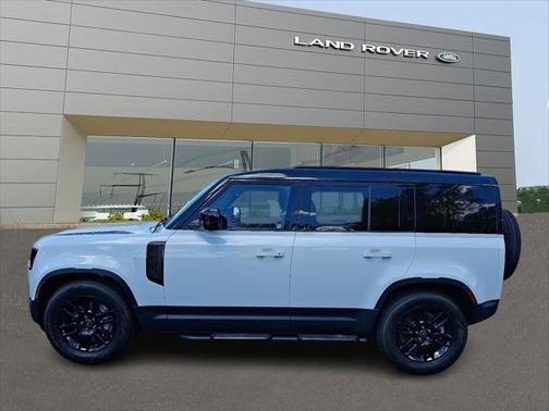 2025 Land Rover Defender 110 P300