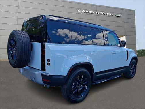 2025 Land Rover Defender 110 P300