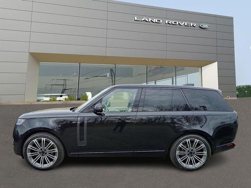 Santorini Black Metallic - 1AG 2026 Land Rover Range Rover P530 SE