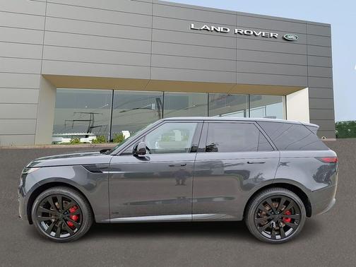 Carpathian Grey Premium Metallic 2026 Land Rover Range Rover Sport SE