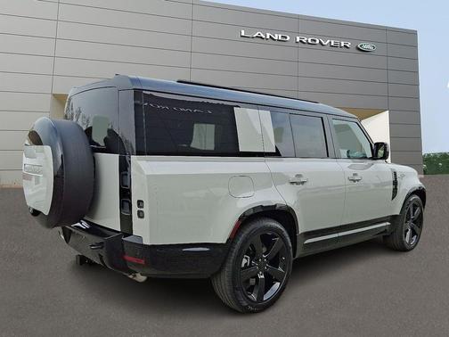 2026 Land Rover Defender P400 X-Dynamic SE