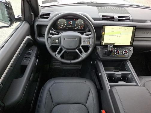 2026 Land Rover Defender P400 X-Dynamic SE