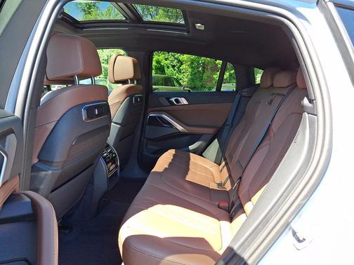 Brooklyn Grey Metallic 2025 BMW X6 M60i