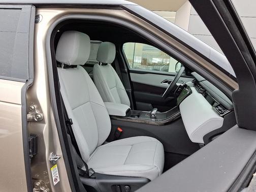 2026 Land Rover Range Rover Velar P250 SE R-Dynamic