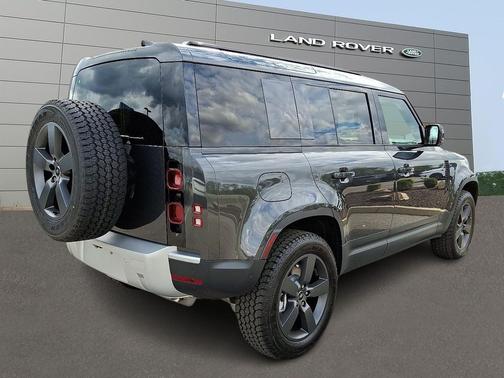 2025 Land Rover Defender 110 P300