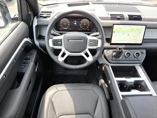 2025 Land Rover Defender 110 P300
