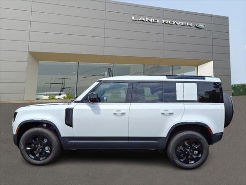 2025 Land Rover Defender 110 P300