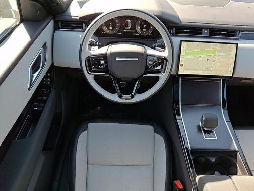 2026 Land Rover Range Rover Velar P250 SE R-Dynamic