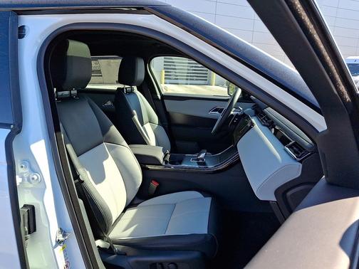 2026 Land Rover Range Rover Velar P250 SE R-Dynamic