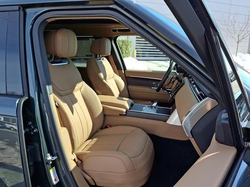 2026 Land Rover Range Rover P400 SE 7 Seat