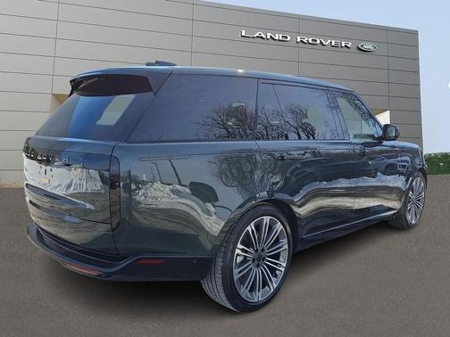 2026 Land Rover Range Rover P400 SE 7 Seat