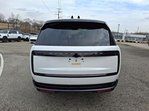 2025 Land Rover Range Rover P400 SE