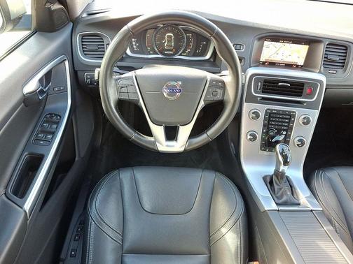 2018 Volvo V60 T5 Dynamic