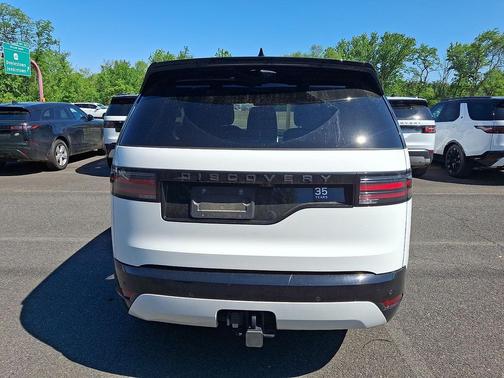 Fuji White 2025 Land Rover Discovery P360 Dynamic SE