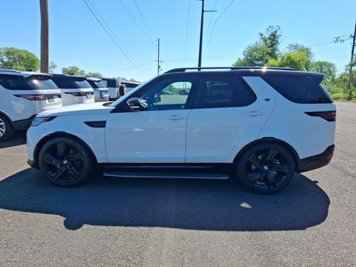 Fuji White 2025 Land Rover Discovery P360 Dynamic SE