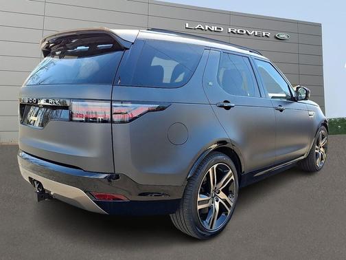 Carpathian Grey Premium Metallic - 1AU 2026 Land Rover Discovery Tempest Edition