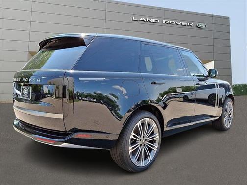 2025 Land Rover Range Rover P400 SE 7 Seat