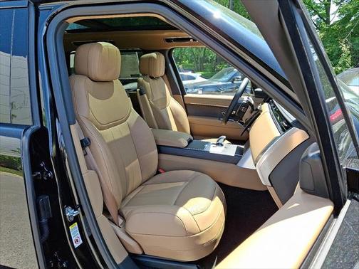 2025 Land Rover Range Rover P400 SE 7 Seat