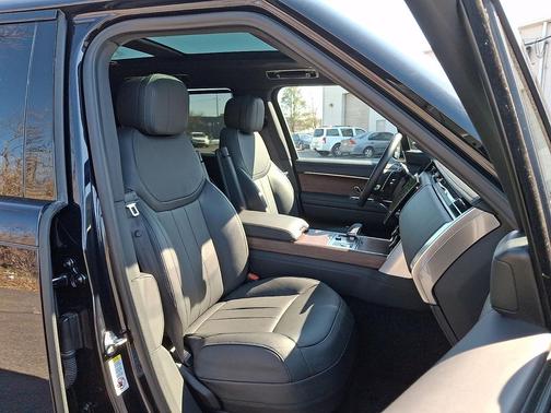 2023 Land Rover Range Rover P530 SE