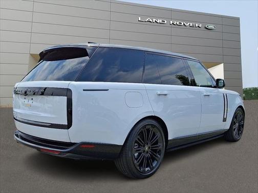 2025 Land Rover Range Rover P400 SE 7 Seat