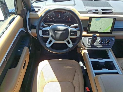 Fuji White 2025 Land Rover Defender 110 P500 X-Dynamic SE