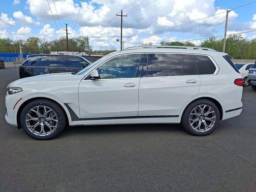Alpine White 2021 BMW X7 xDrive40i