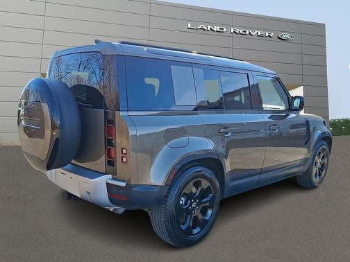 2025 Land Rover Defender 110 P400 S