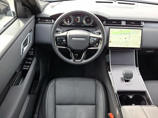 2026 Land Rover Range Rover Velar P250 SE R-Dynamic