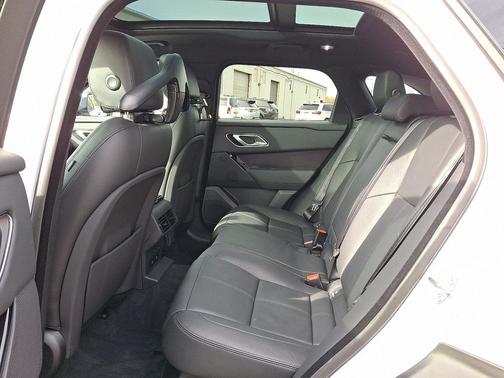 2026 Land Rover Range Rover Velar P250 SE R-Dynamic