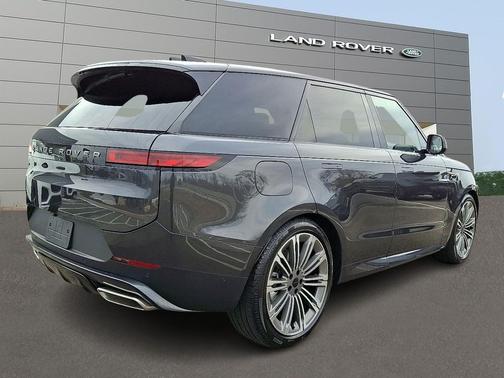 2026 Land Rover Range Rover Sport SE