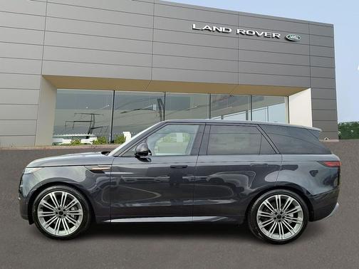 2026 Land Rover Range Rover Sport SE