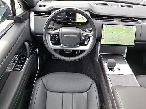 2025 Land Rover Range Rover P400 SE 7 Seat