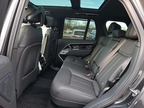 2026 Land Rover Range Rover P400 SE