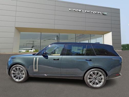 Santorini Black Metallic - 1AG 2026 Land Rover Range Rover P530 SE 7 Seat