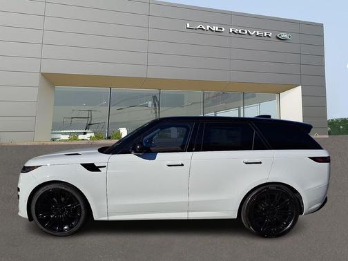 Fuji White 2027 Land Rover Range Rover Sport SE