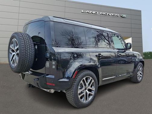 Santorini Black Metallic 2026 Land Rover Defender P400 X-Dynamic SE