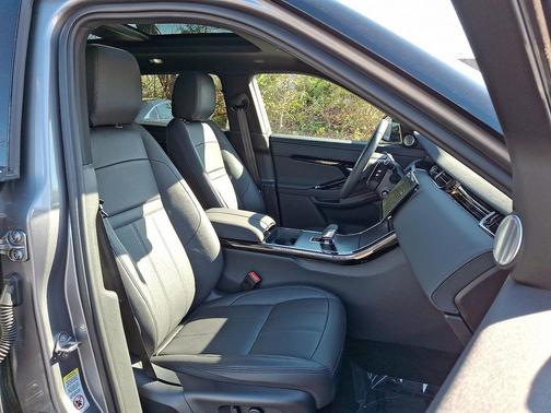 2026 Land Rover Range Rover Evoque Dynamic SE