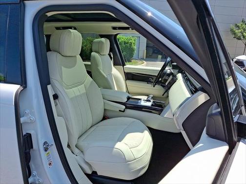 2025 Land Rover Range Rover P400 SE