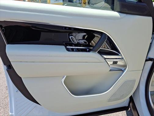 2025 Land Rover Range Rover P400 SE