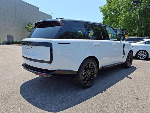 2025 Land Rover Range Rover P400 SE